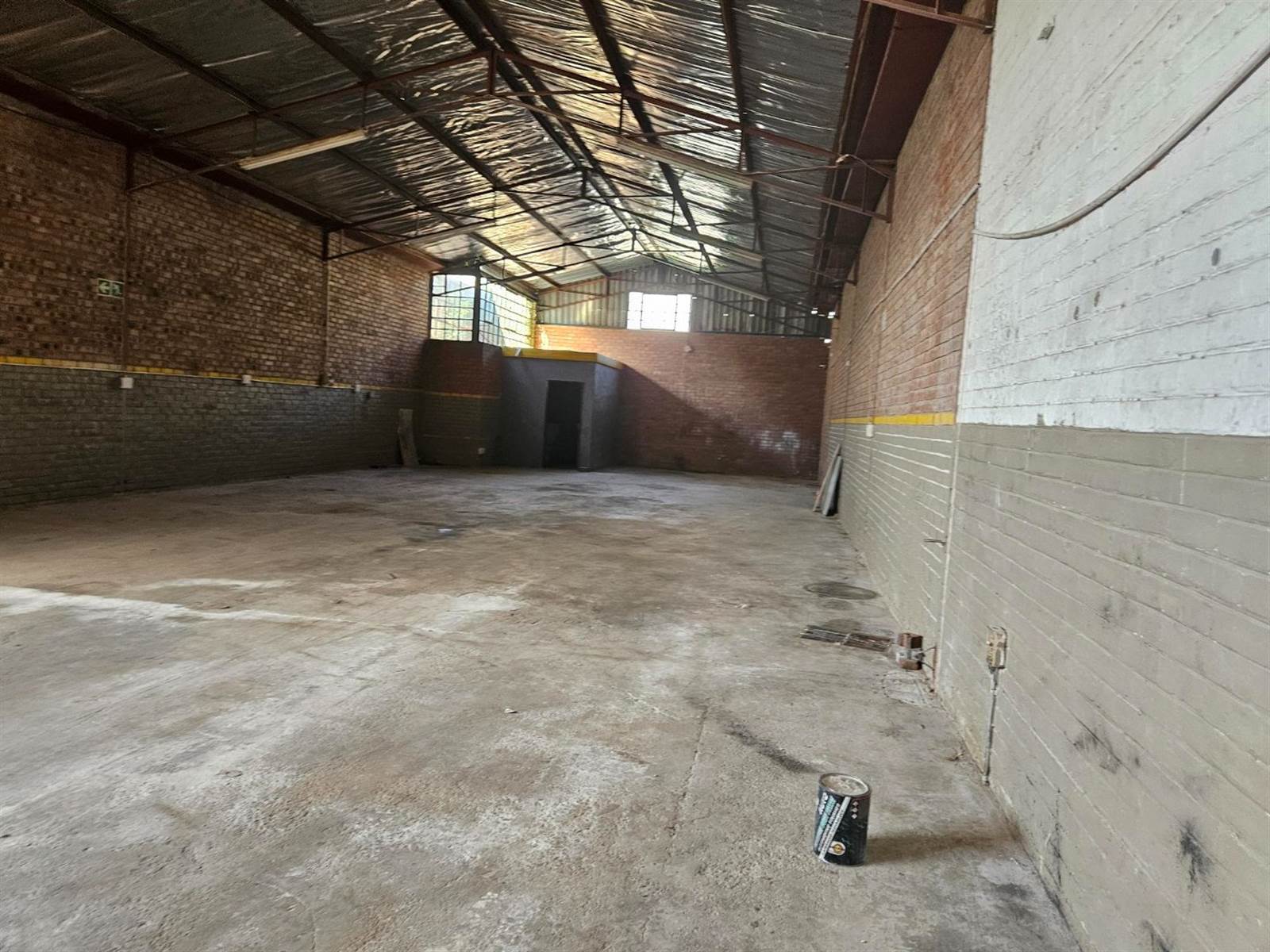 280  m² Industrial space in Hamilton photo number 9