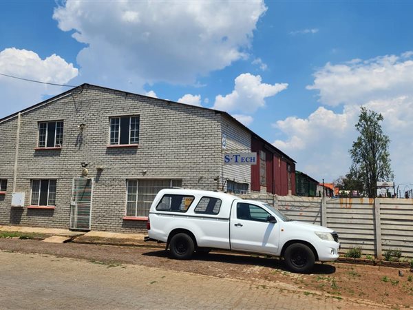 233  m² Industrial space in Jet Park