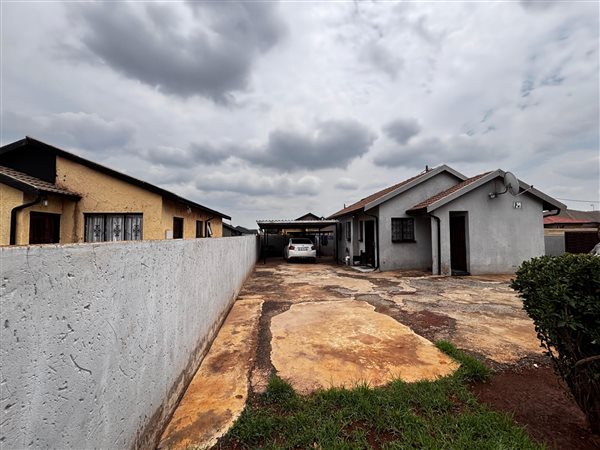 3 Bedroom House 3 Bedroom House
