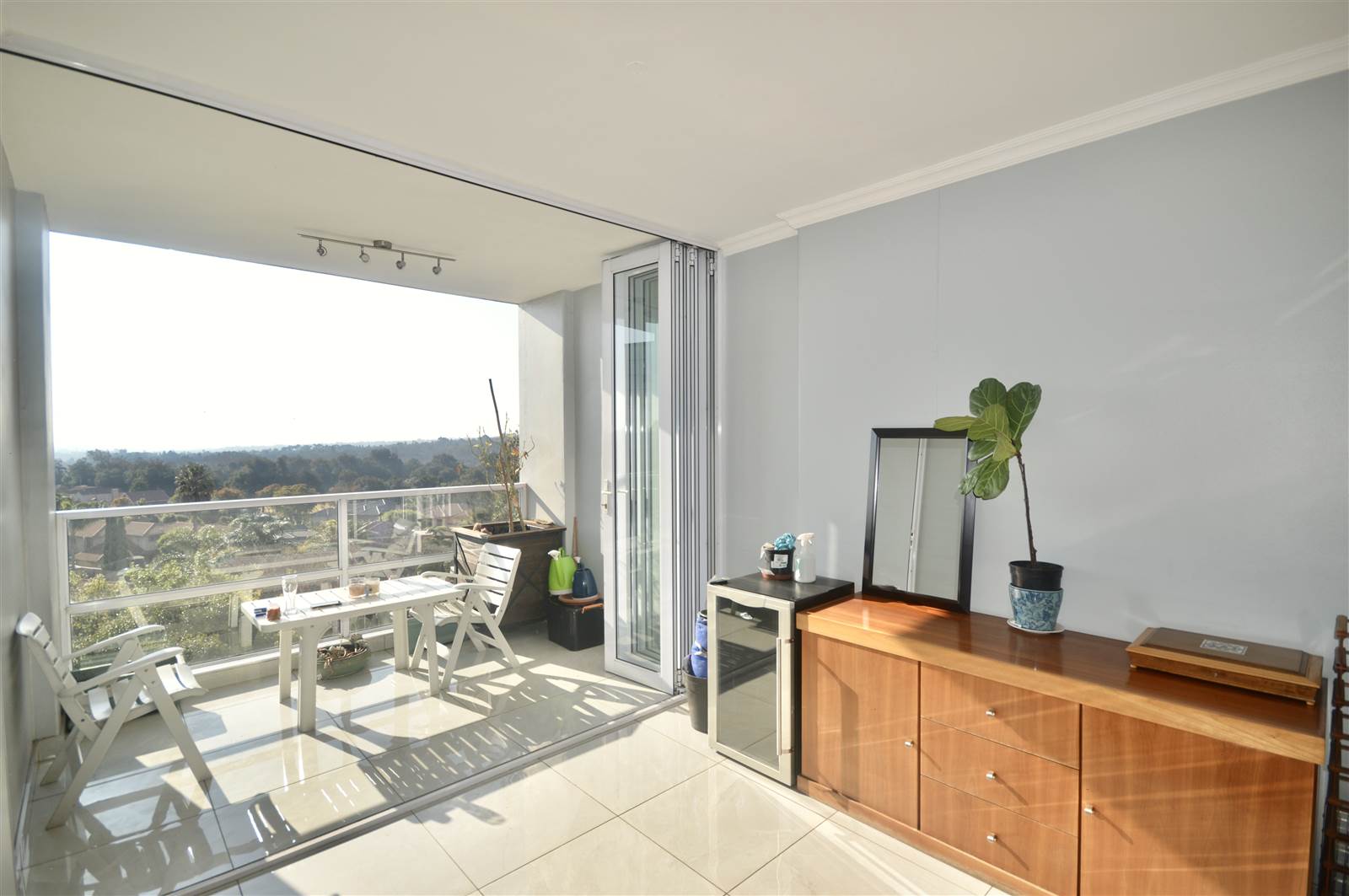 2 Bed Apartment in Bedfordview photo number 11