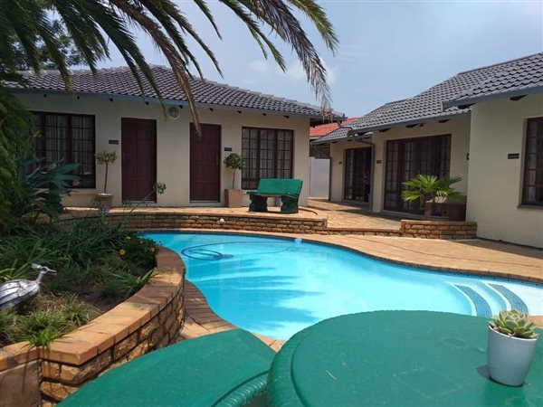 9 Bedroom House 9 Bedroom House