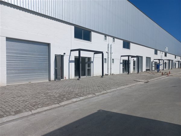 206  m² Industrial space