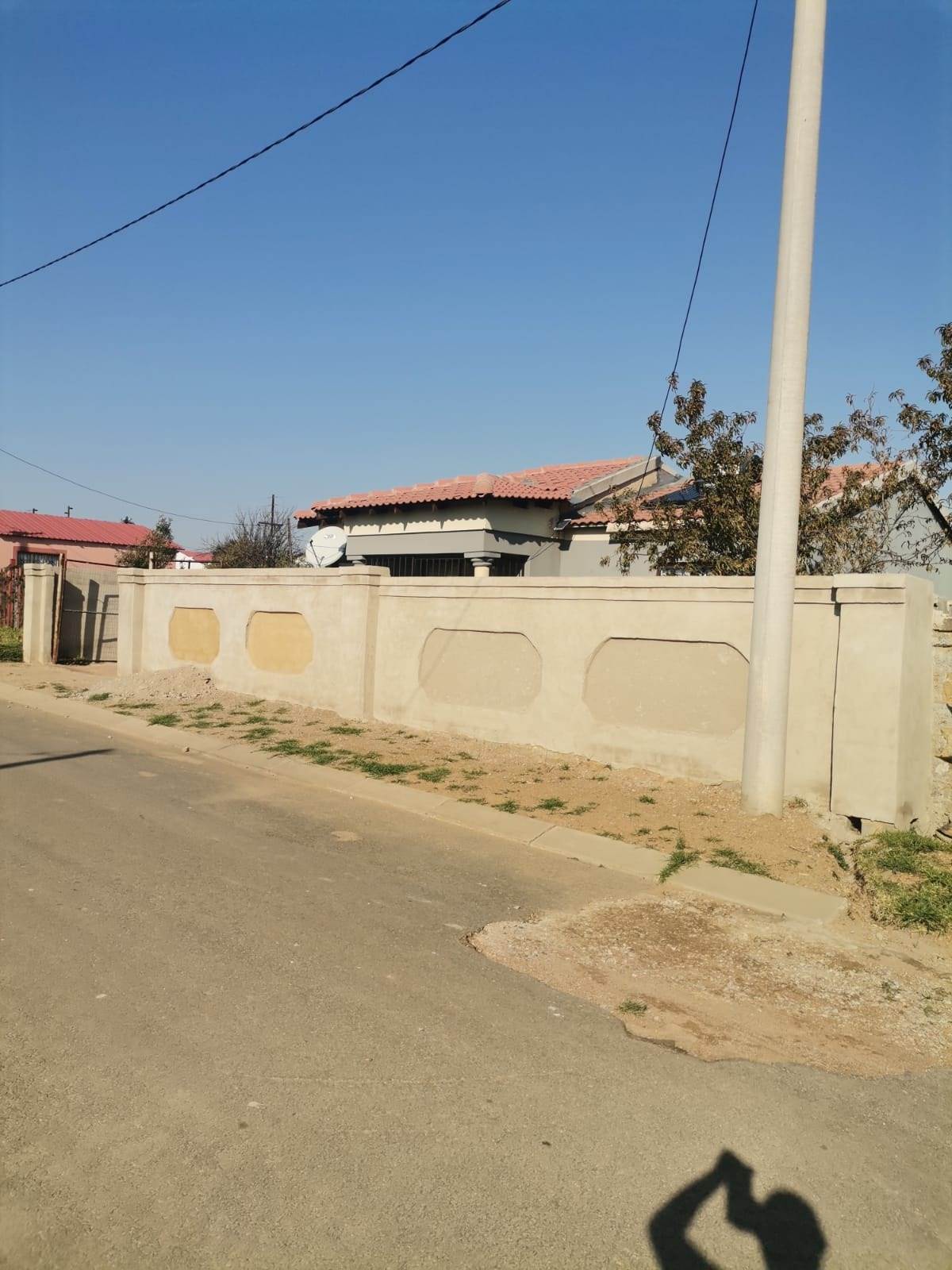 3 Bed House in Orange Farm photo number 13