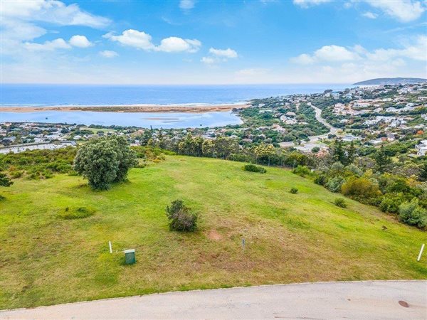 1648 m² Land available in The Hill Estate