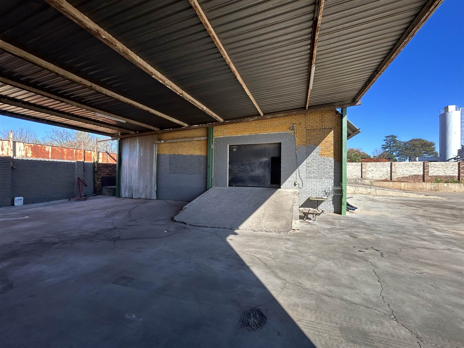 570  m² Industrial space in Pomona photo number 10