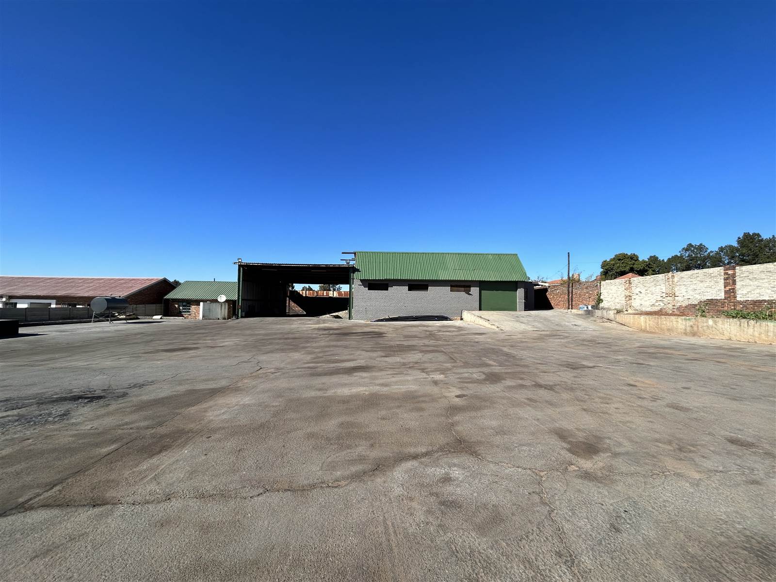 570  m² Industrial space in Pomona photo number 3