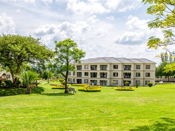3 Bed Apartment in Carlswald