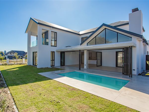 4 Bedroom House 4 Bedroom House