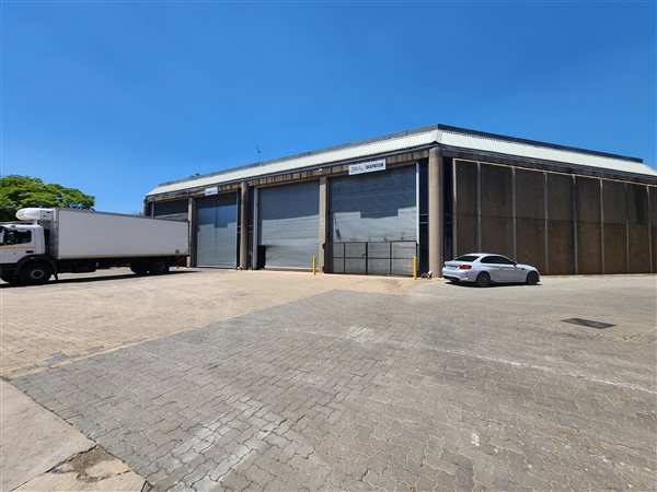 730  m² Industrial space