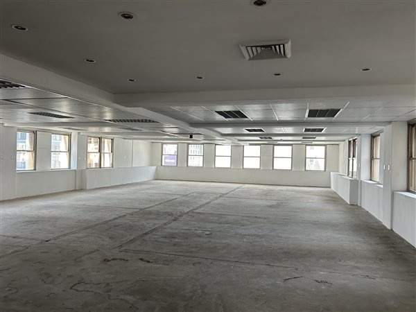 516  m² Commercial space