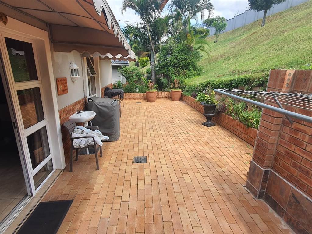 4 Bed Townhouse in La Lucia photo number 13