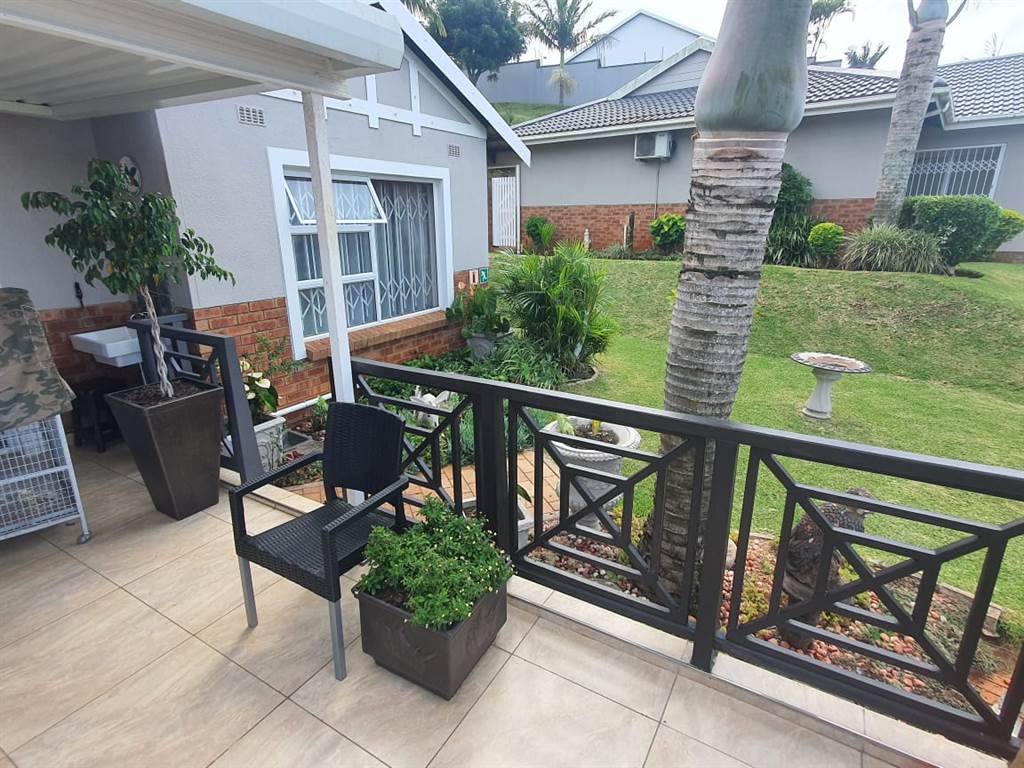 4 Bed Townhouse in La Lucia photo number 11