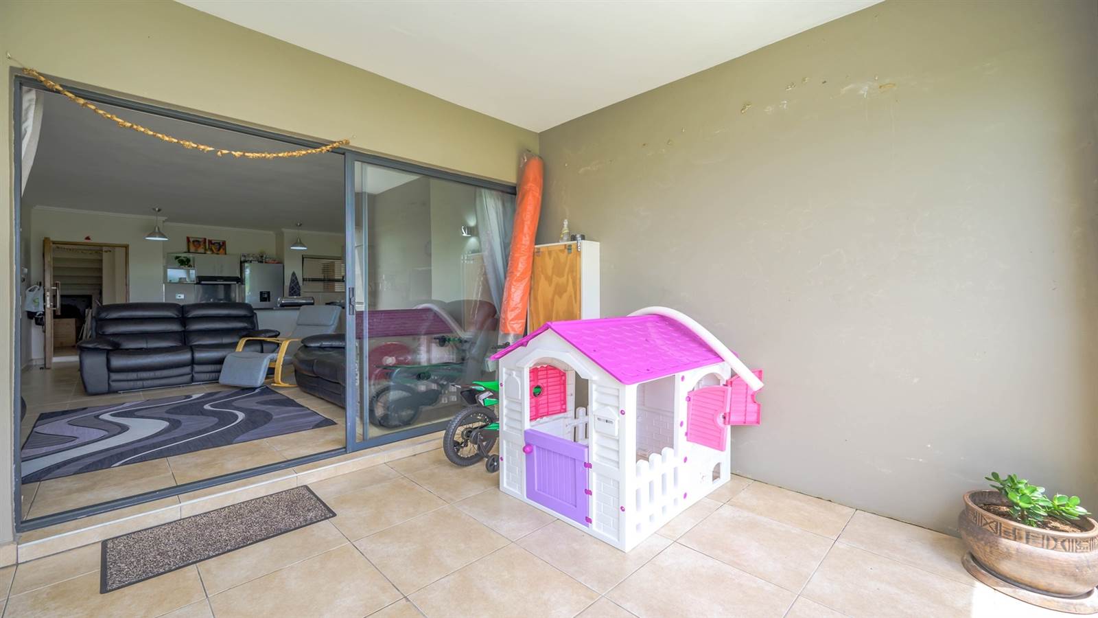 2 Bed Apartment in Palm Lakes Estate photo number 13