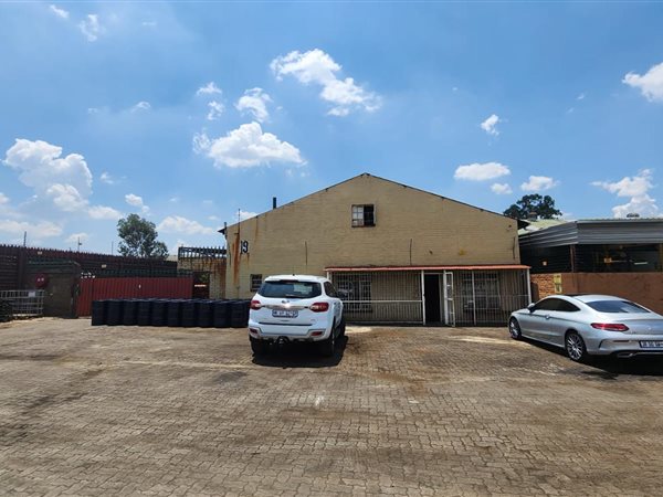 231  m² Industrial space in Jet Park