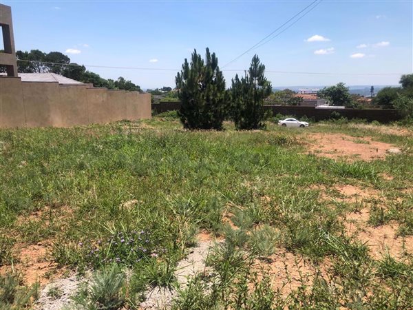 1624 m² Land available in Waterkloof Heights