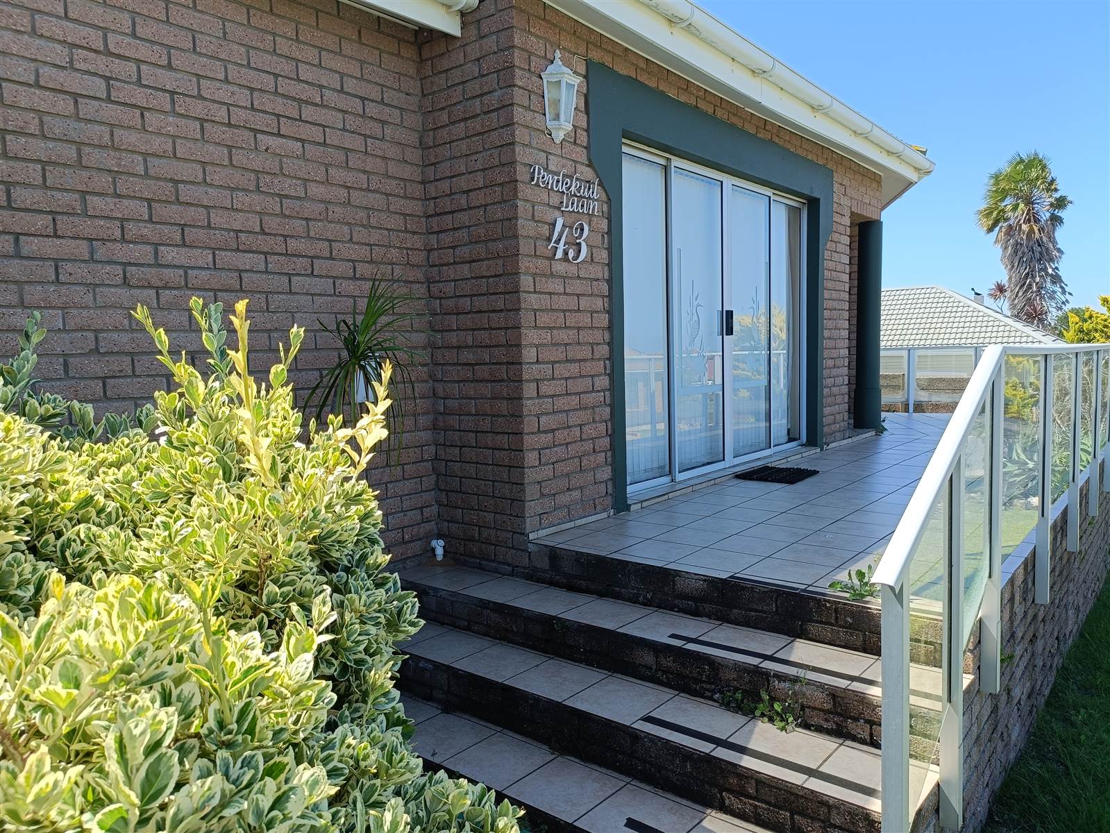 3 Bed House in Stilbaai photo number 2