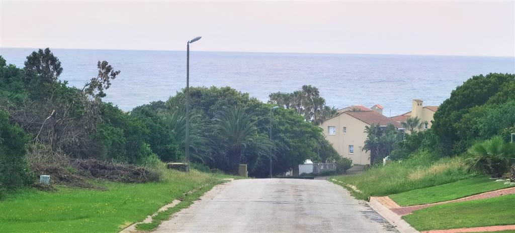 687 m² Land available in St Francis Bay photo number 12