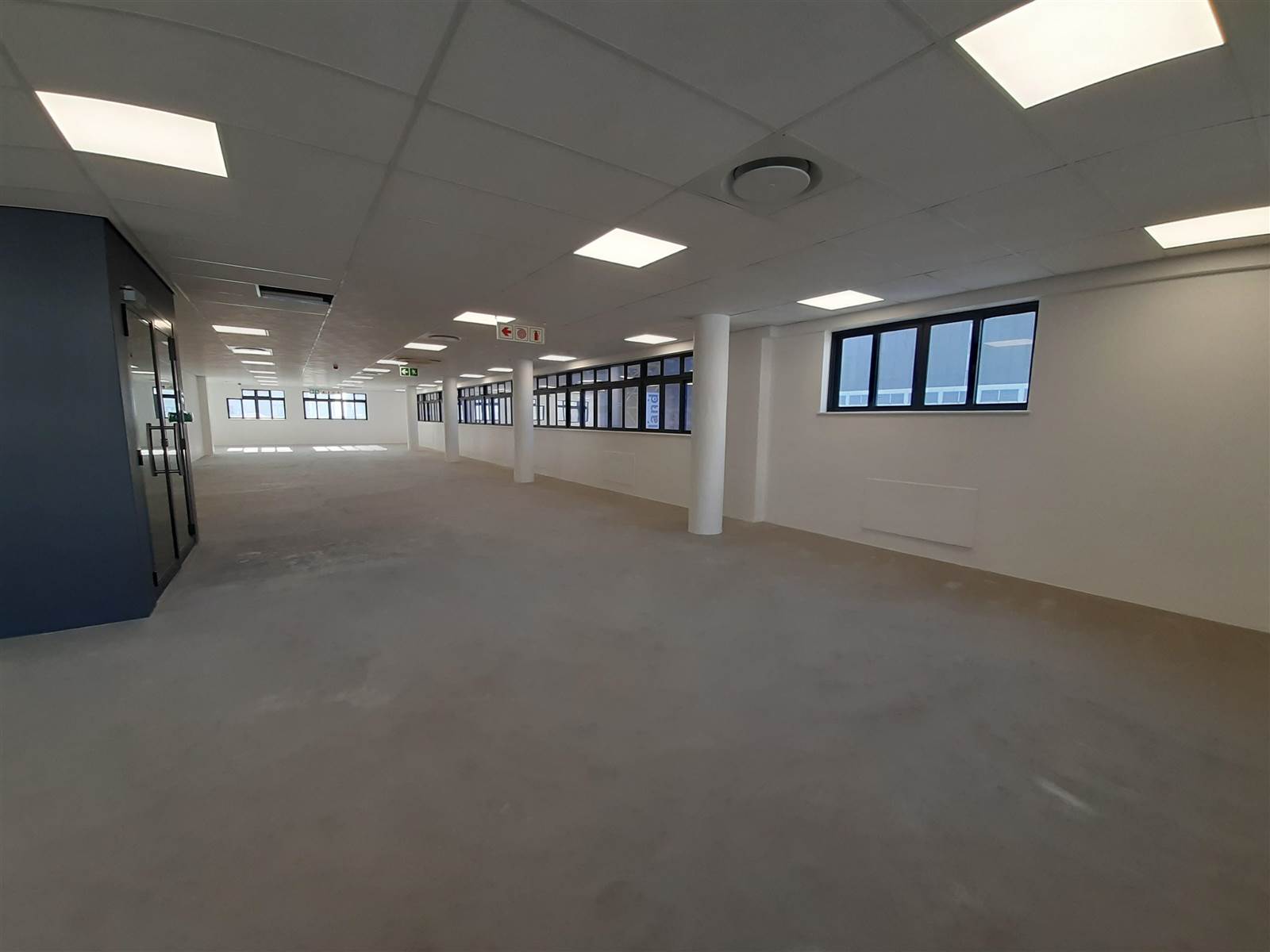 335  m² Commercial space in Cape Town City Centre photo number 8