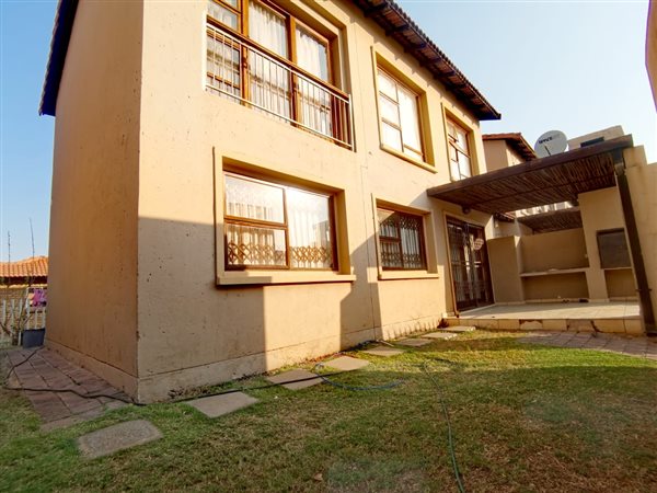 3 Bed Duplex in Waterval East
