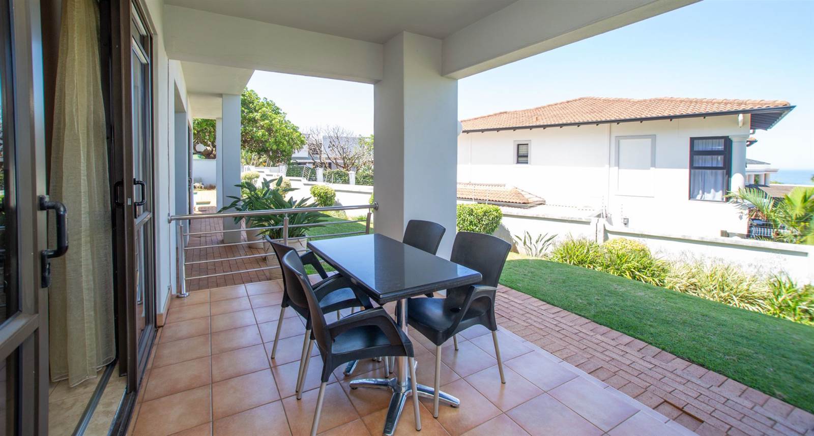6 Bed House in Umhlanga Rocks photo number 15