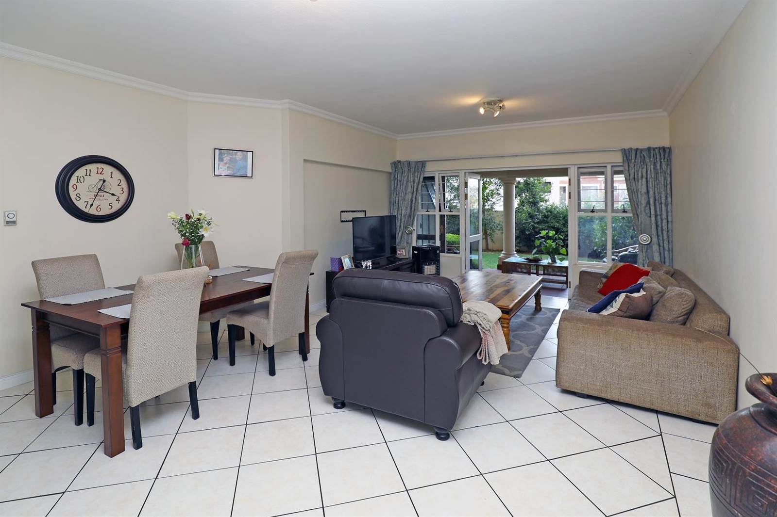3 Bed Apartment in Bryanston photo number 7