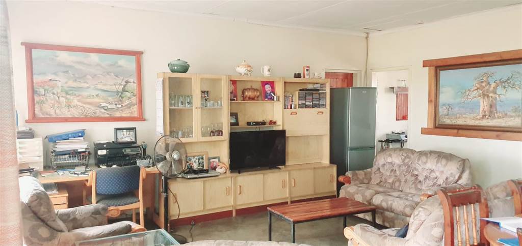 2 Bed House in Louis Trichardt photo number 25
