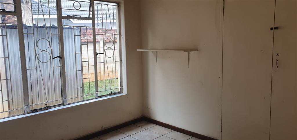 2 Bed House in Louis Trichardt photo number 9