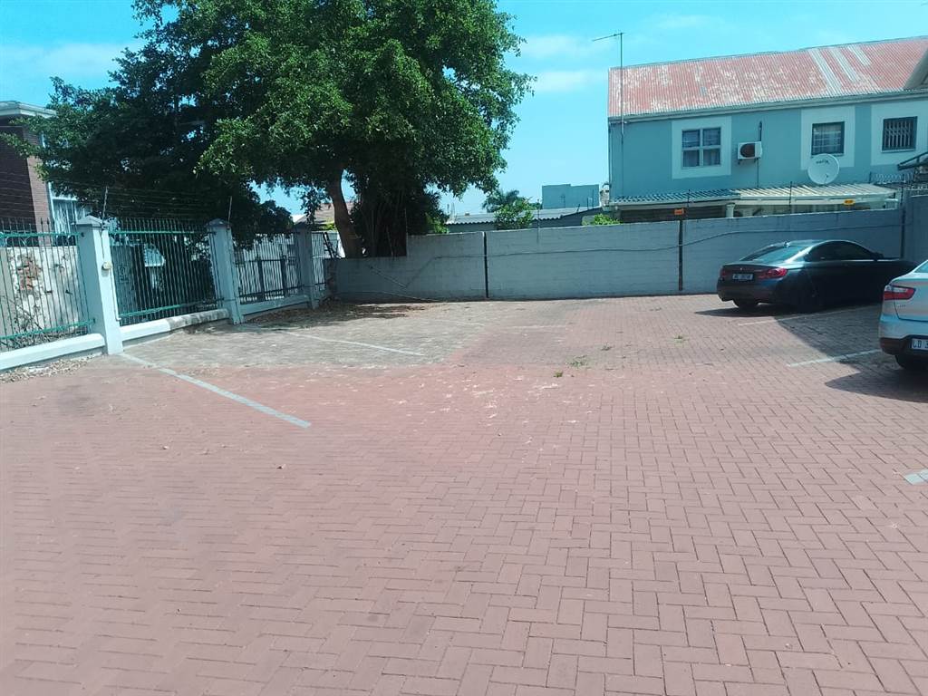 780  m² Commercial space in Bulwer photo number 2