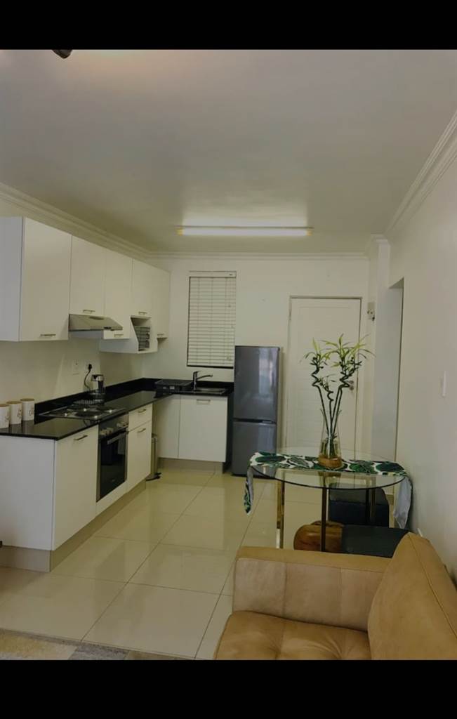1 Bed Apartment in Umhlanga Ridge photo number 4