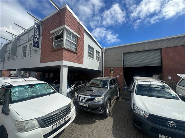 304  m² Industrial space