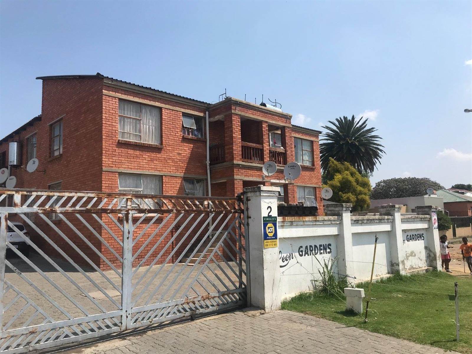 2200  m² Commercial space in Rosettenville photo number 1
