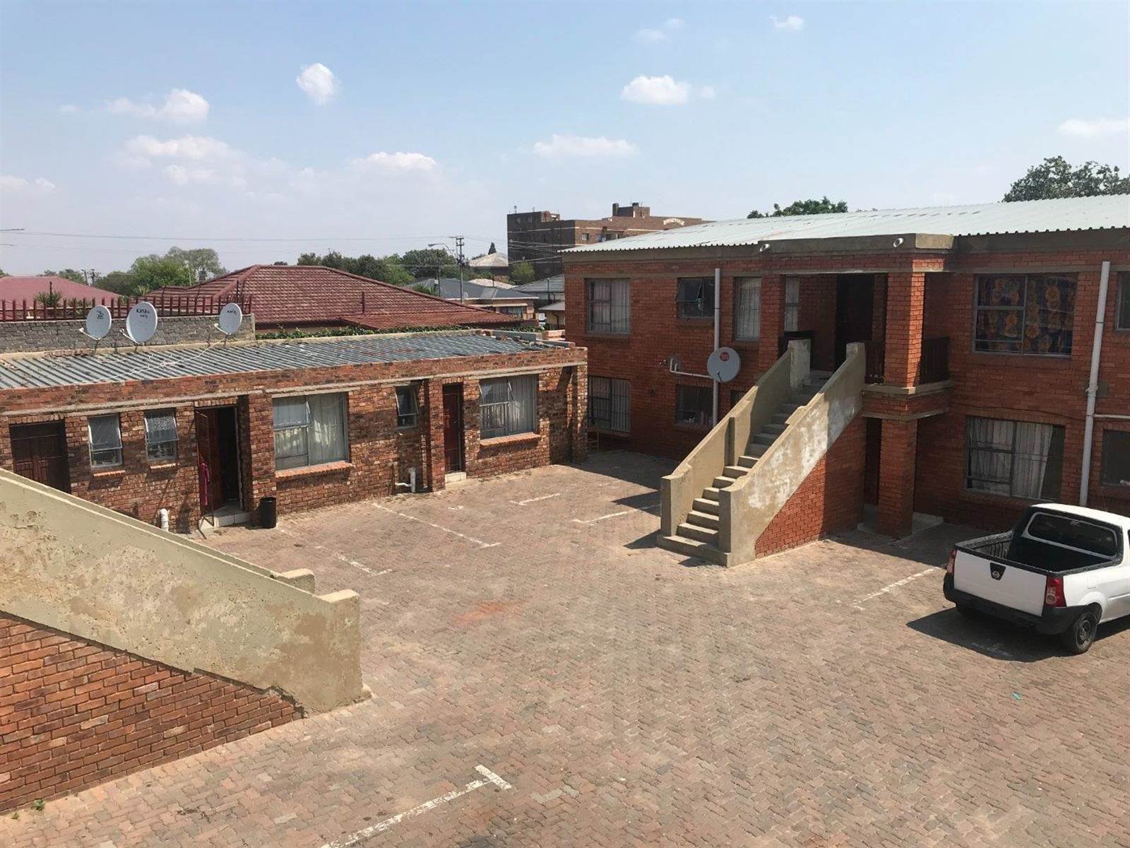 2200  m² Commercial space in Rosettenville photo number 16