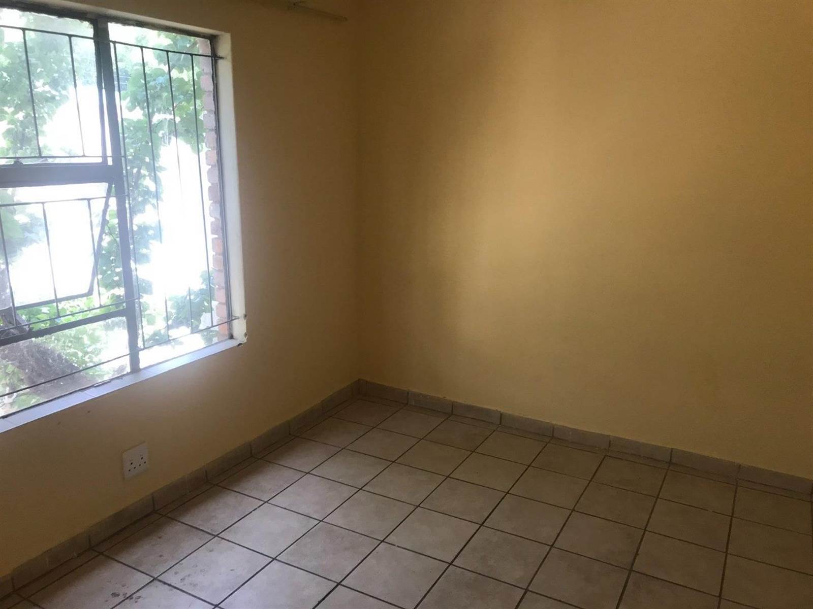 2200  m² Commercial space in Rosettenville photo number 3