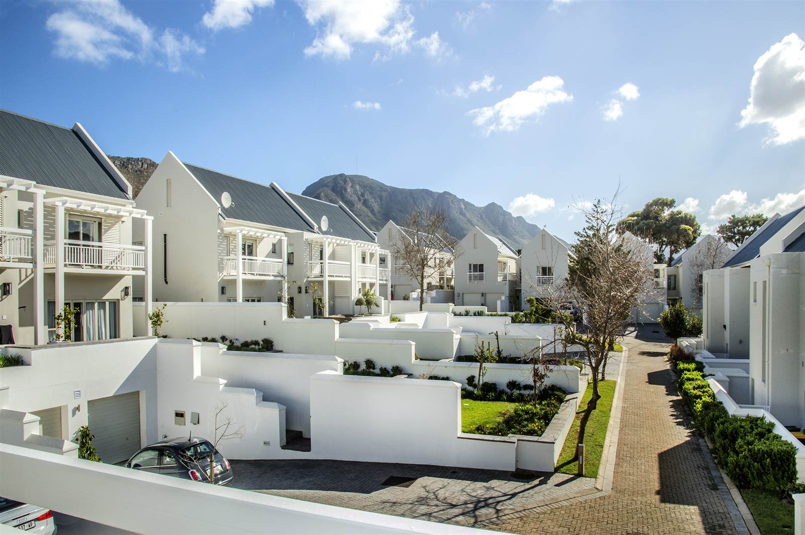 4 Bed House in Steenberg photo number 10