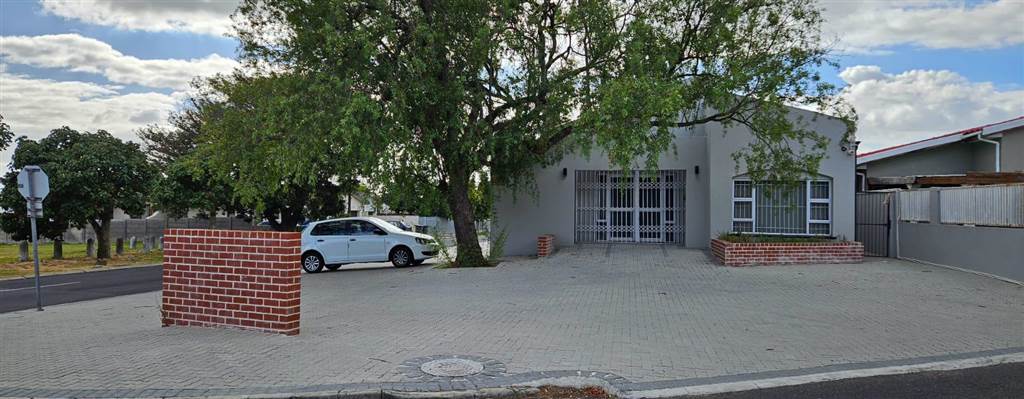 150  m² Commercial space in Cape Gate photo number 2