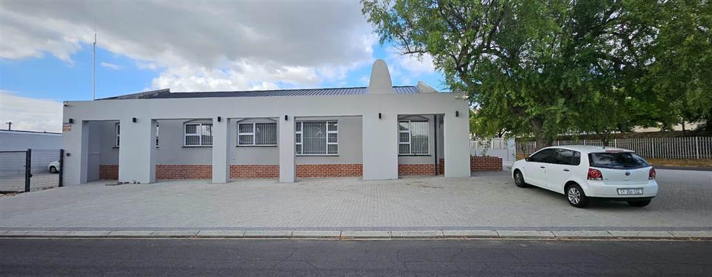 150  m² Commercial space in Cape Gate photo number 1
