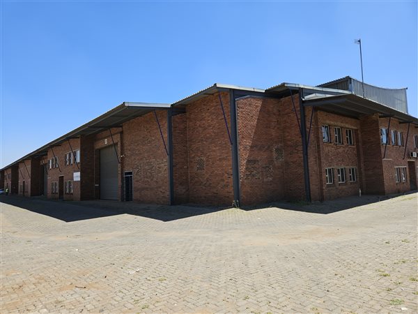 3 064  m² Industrial space