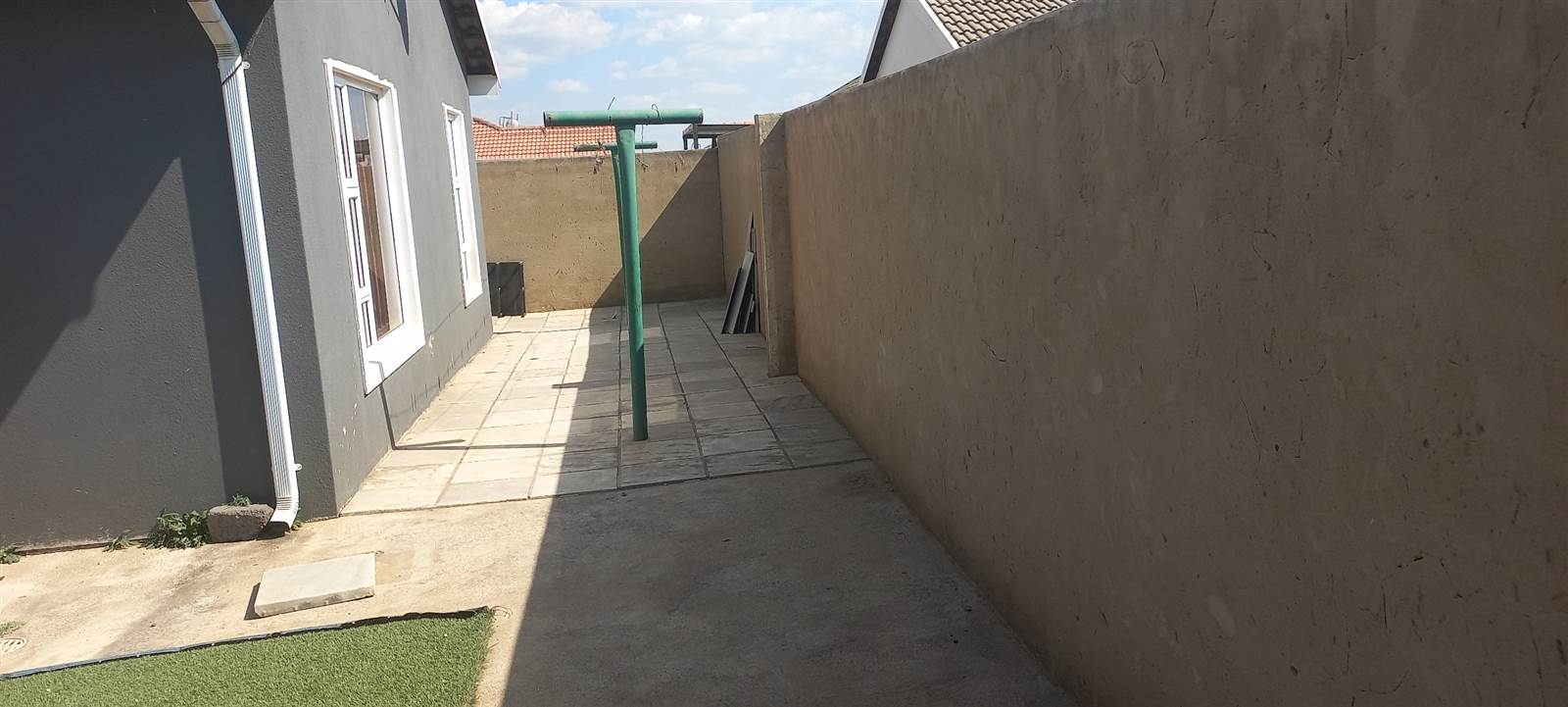 2 Bed House in Leondale photo number 2