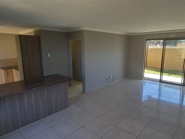 3 Bed Townhouse in Roodewal and surrounds