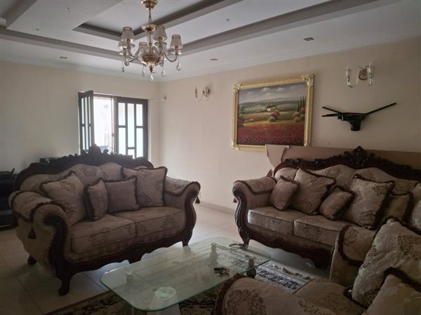 6 Bedroom House 6 Bedroom House