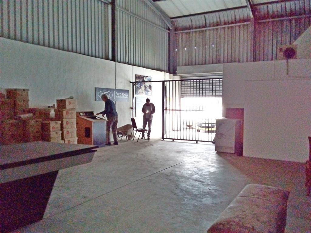 130  m² Commercial space in Umbogintwini photo number 6