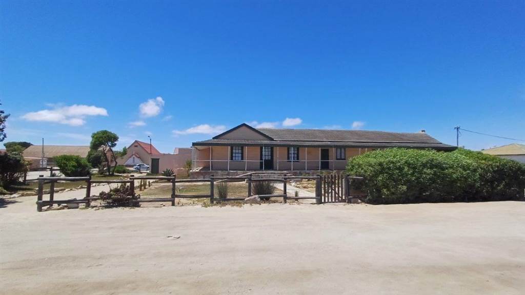 6 Bed House in Port Nolloth photo number 8