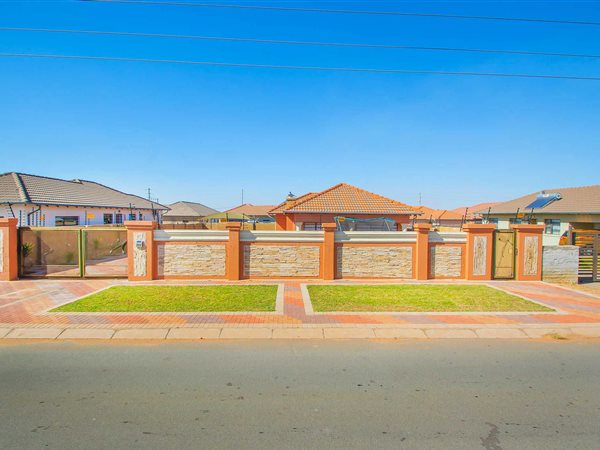 3 Bedroom House 3 Bedroom House