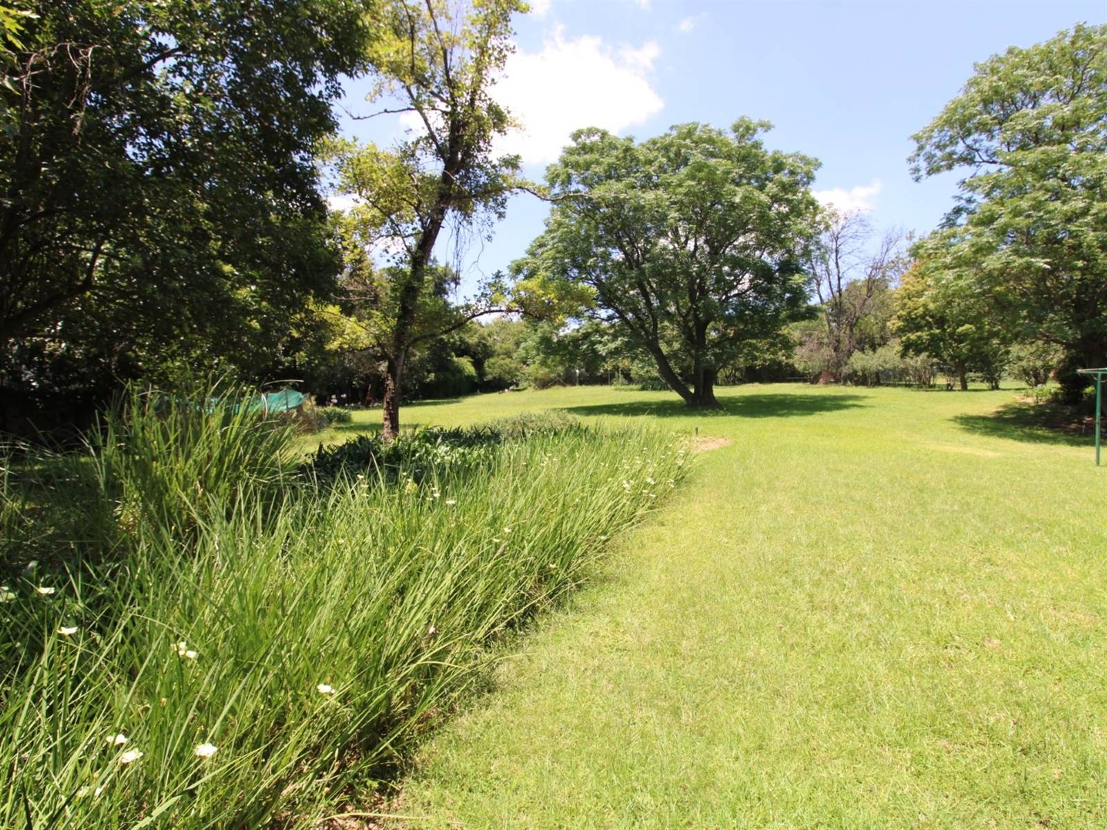 1.6 ha Land available in Bryanston photo number 4