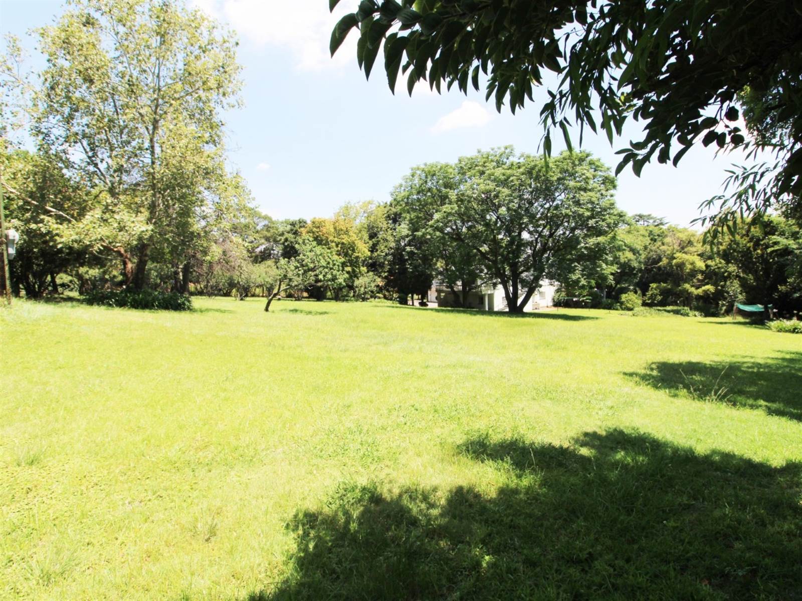 1.6 ha Land available in Bryanston photo number 2