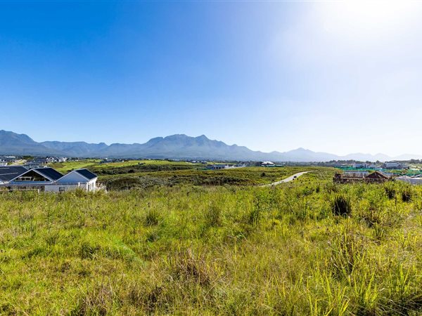 890 m² Land available in Kingswood Golf Estate
