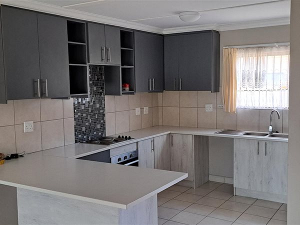 3 Bed Townhouse in Fichardtpark