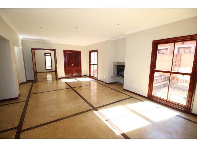 4 Bed Cluster in Illovo photo number 5