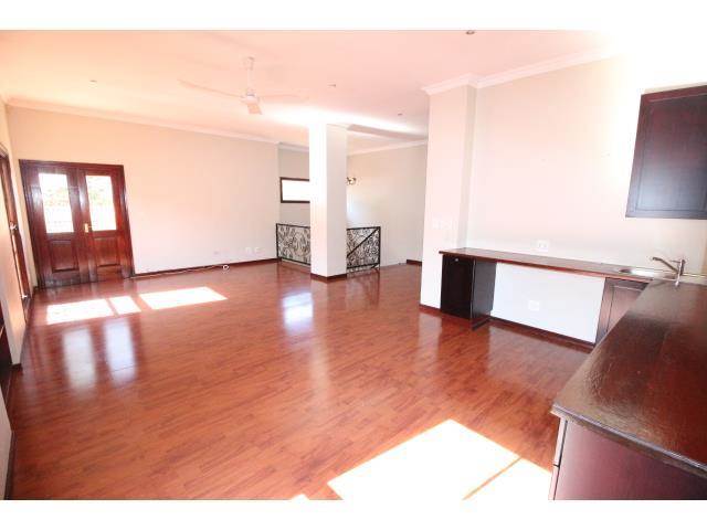 4 Bed Cluster in Illovo photo number 18