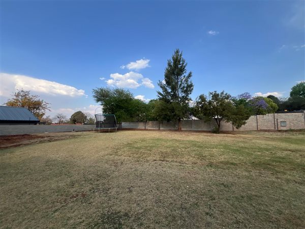 898 m² Land 898 m² Land